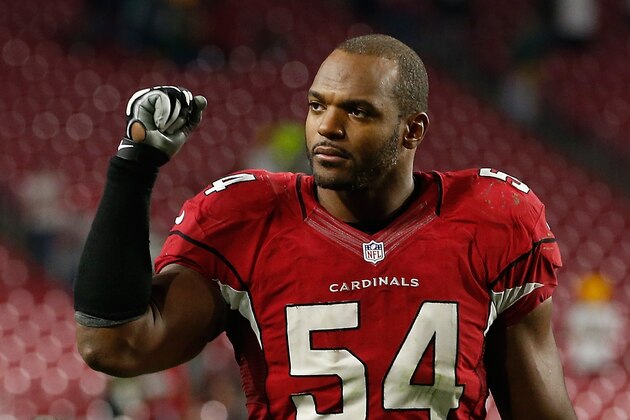 GLENDALE, AZ - DECEMBER 27: Linebacker Dwight Freeney #54 of the Arizona Cardinals walks off the field following the NFL game against the Green Bay Packers at the University of Phoenix Stadium on December 27, 2015 in Glendale, Arizona. The Cardinals defeatred the Packers 38-30. (Photo by Christian Petersen/Getty Images) GLENDALE, AZ - DECEMBER 27: Linebacker Dwight Freeney #54 of the Arizona Cardinals walks off the field following the NFL game against the Green Bay Packers at the University of Phoenix Stadium on December 27, 2015 in Glendale, Arizona. The Cardinals defeatred the Packers 38-30. (Photo by Christian Petersen/Getty Images)