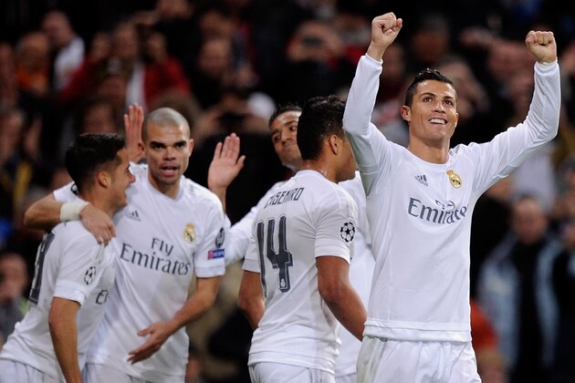 MADRID, SPAIN - MARCH 08:  Cristiano Ronaldo of Real Madrid celebrates aftr scoring Real's opening goal during the UEFA Champions League Round of 16 Second Leg match between Real Madrid CF and AS Roma at Estadio Santiago Bernabeu on March 8, 2016 in Madrid, Spain.  (Photo by Denis Doyle/Getty Images)