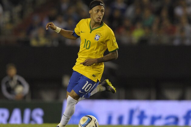 Brazilian Neymar constrols the ball during the Russia 2018 FIFA World Cup South American Qualifiers football match against Argentina, in Buenos Aires, on November 13, 2015. AFP PHOTO / ALEJANDRO PAGNI        (Photo credit should read ALEJANDRO PAGNI,ALEJANDRO PAGNI/AFP/Getty Images)