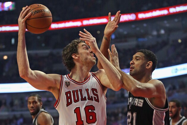 CHICAGO, IL - NOVEMBER 30: Pau Gasol