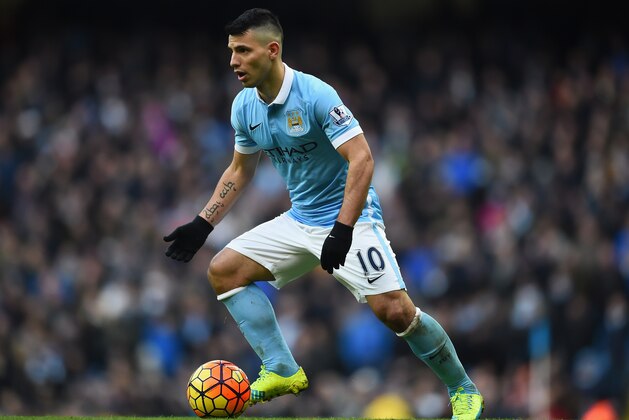 MANCHESTER, ENGLAND - MARCH 05:  Sergio Aguero of Manchester City in action during the Barclays Premier League match between Manchester City and Aston Villa at Etihad Stadium on March 5, 2016 in Manchester, England.  (Photo by Laurence Griffiths/Getty Images)