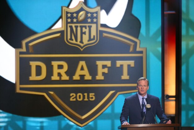 Apr 30, 2015; Chicago, IL, USA; NFL commissioner Roger Goodell addresses the crowd in the first round of the 2015 NFL Draft at the Auditorium Theatre of Roosevelt University. Mandatory Credit: Jerry Lai-USA TODAY Sports