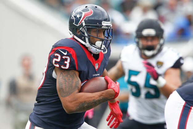 Oct 18, 2015; Jacksonville, FL, USA; Houston Texans running back Arian Foster (23) runs during the second half of a ootball game against the Jacksonville Jaguarsat EverBank Field. Mandatory Credit: Reinhold Matay-USA TODAY Sports