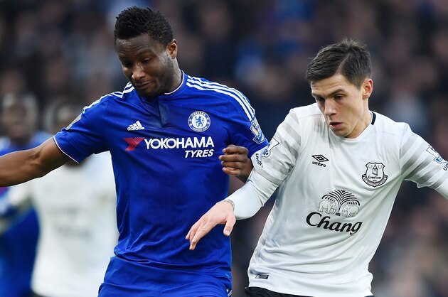 LONDON, ENGLAND - JANUARY 16: John Mikel Obi of Chelsea and Muhamed Besic of Everton compete for the ball during the Barclays Premier League match between Chelsea and Everton at Stamford Bridge on January 16, 2016 in London, England.  (Photo by Mike Hewitt/Getty Images)