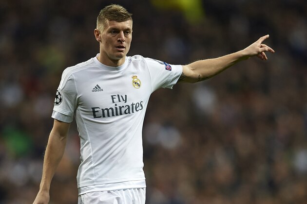 MADRID, SPAIN - MARCH 08:  Toni Kroos of Real Madrid reacts during the UEFA Champions League Round of 16 Second Leg match between Real Madrid CF and AS Roma at Estadio Santiago Bernabeu on March 8, 2016 in Madrid, Spain.  (Photo by Manuel Queimadelos Alonso/Getty Images)