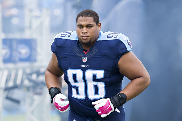 NASHVILLE, TN - OCTOBER 25: Al Woods #96 of the Tennessee Titans jogs onto the field before a game against the Atlanta Falcons at Nissan Stadium on October 25, 2015 in Nashville, Tennessee. The Falcons defeated the Titans 10-7. (Photo by Wesley Hitt/Getty Images)
