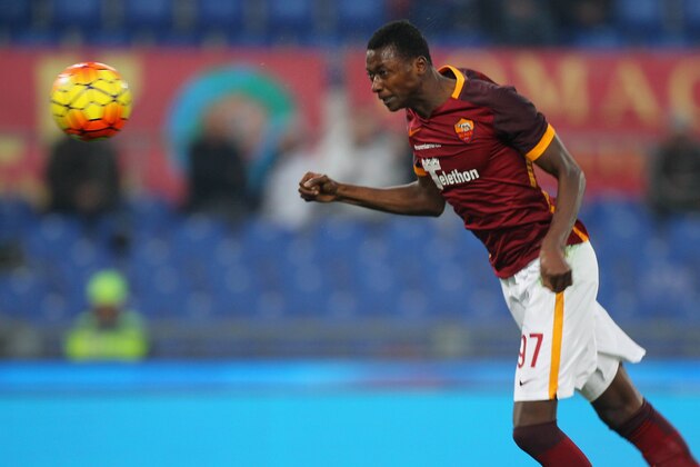 ROME, ITALY - DECEMBER 20:  Umar Sadiq of AS Roma scores the team's second goal during the Serie A match between AS Roma and Genoa CFC at Stadio Olimpico on December 20, 2015 in Rome, Italy.  (Photo by Paolo Bruno/Getty Images)