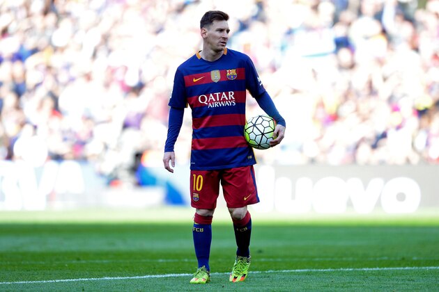 Barcelona's Argentinian forward Lionel Messi walks moments before taking a penalty kick during the Spanish league football match FC Barcelona vs Getafe CF at the Camp Nou stadium in Barcelona on March 12, 2016.     / AFP / JOSEP LAGO        (Photo credit should read JOSEP LAGO/AFP/Getty Images)