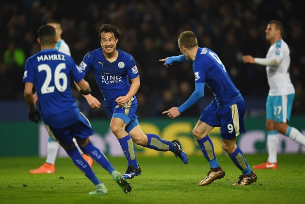 LEICESTER, ENGLAND - MARCH 14: Shinji Okazaki of Leicester City (2L) celebrates with team mates as he scores their first goal with an overhead kick during the Barclays Premier League match between Leicester City and Newcastle United at The King Power Stadium on March 14, 2016 in Leicester, England. (Photo by Laurence Griffiths/Getty Images) LEICESTER, ENGLAND - MARCH 14: Shinji Okazaki of Leicester City (2L) celebrates with team mates as he scores their first goal with an overhead kick during the Barclays Premier League match between Leicester City and Newcastle United at The King Power Stadium on March 14, 2016 in Leicester, England. (Photo by Laurence Griffiths/Getty Images)