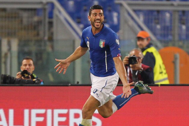 ROME, ITALY - OCTOBER 13:  Graziano Pelle' of Italy celebrates after scoring the team's second goal during the UEFA EURO 2016 Group H Qualifier match between Italy and Norway at Stadio Olimpico on October 13, 2015 in Rome, Italy.  (Photo by Paolo Bruno/Getty Images)