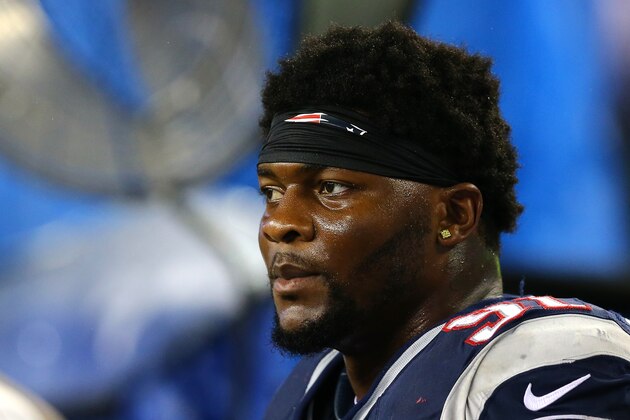 FOXBORO, MA - SEPTEMBER 10:  Jamie Collins #91 of the New England Patriots looks on from the sidelines against the Pittsburgh Steelers at Gillette Stadium on September 10, 2015 in Foxboro, Massachusetts.  (Photo by Maddie Meyer/Getty Images)
