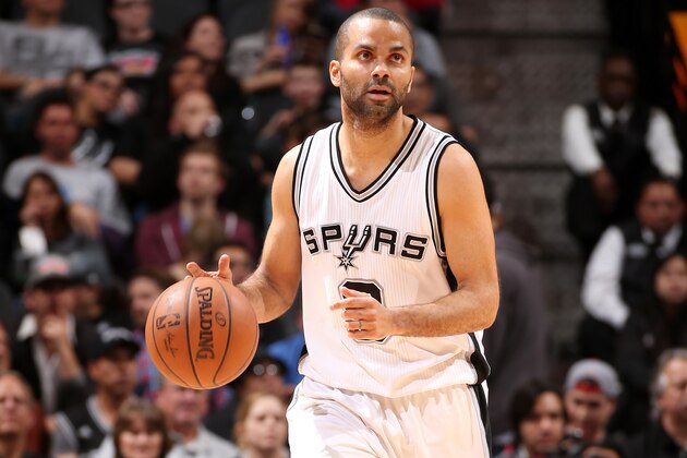 SAN ANTONIO, TX - MARCH 10: Tony Parker #9 of the San Antonio Spurs handles the ball during the game against the Chicago Bulls on March 10, 2016 at the AT&T Center in San Antonio, Texas. NOTE TO USER: User expressly acknowledges and agrees that, by downloading and or using this photograph, user is consenting to the terms and conditions of the Getty Images License Agreement. Mandatory Copyright Notice: Copyright 2016 NBAE (Photos by Joe Murphy/NBAE via Getty Images)