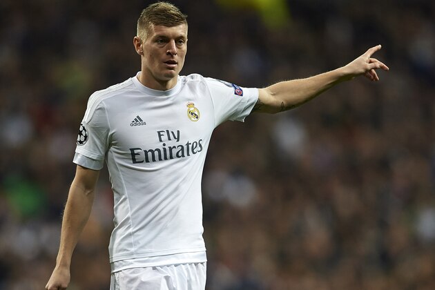 MADRID, SPAIN - MARCH 08: Toni Kroos of Real Madrid reacts during the UEFA Champions League Round of 16 Second Leg match between Real Madrid CF and AS Roma at Estadio Santiago Bernabeu on March 8, 2016 in Madrid, Spain. (Photo by Manuel Queimadelos Alonso/Getty Images) MADRID, SPAIN - MARCH 08: Toni Kroos of Real Madrid reacts during the UEFA Champions League Round of 16 Second Leg match between Real Madrid CF and AS Roma at Estadio Santiago Bernabeu on March 8, 2016 in Madrid, Spain. (Photo by Manuel Queimadelos Alonso/Getty Images)
