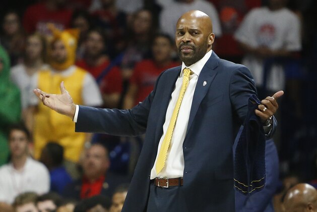 California head coach Cuonzo Martin during the second half of an NCAA college basketball game against Arizona, Thursday, March 3, 2016, in Tucson, Ariz. Arizona defeated California 64-61. (AP Photo/Rick Scuteri)