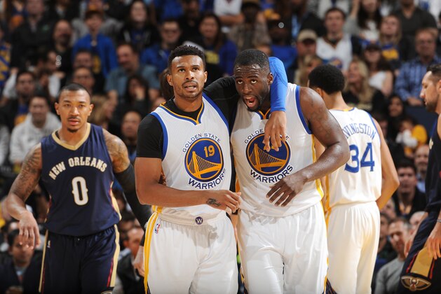 OAKLAND, CA - MARCH 14:  Leandro Barbosa #19 of the Golden State Warriors and Draymond Green #23 of the Golden State Warriors celebrate during the game against the New Orleans Pelicans on March 14, 2016 at ORACLE Arena in Oakland, California. NOTE TO USER: User expressly acknowledges and agrees that, by downloading and or using this photograph, user is consenting to the terms and conditions of Getty Images License Agreement. Mandatory Copyright Notice: Copyright 2016 NBAE (Photo by Noah Graham/NBAE via Getty Images)