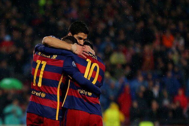 BARCELONA, SPAIN - MARCH 16: Neymar of FC Barcelona celebrates after scoring to make it 1-0 with Lionel Messi and Luis Suarez of FC Barcelona during the UEFA Champions League match between FC Barcelona and Arsenal at Camp Nou on March 16, 2016 in Barcelona, Spain. (Photo by Catherine Ivill - AMA/Getty Images) BARCELONA, SPAIN - MARCH 16: Neymar of FC Barcelona celebrates after scoring to make it 1-0 with Lionel Messi and Luis Suarez of FC Barcelona during the UEFA Champions League match between FC Barcelona and Arsenal at Camp Nou on March 16, 2016 in Barcelona, Spain. (Photo by Catherine Ivill - AMA/Getty Images)