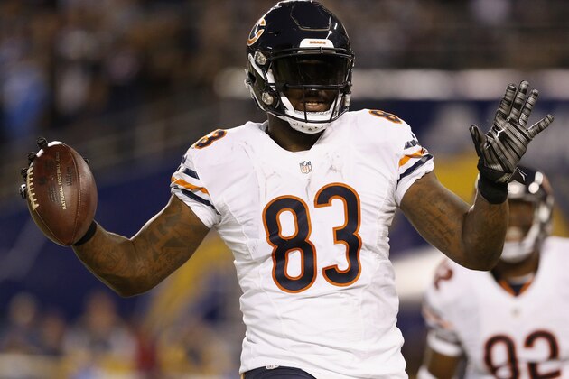 SAN DIEGO, CA - NOVEMBER 09:  Martellus Bennett #83 of the Chicago Bears celebrates a touchdown against the San Diego Chargers at Qualcomm Stadium on November 9, 2015 in San Diego, California.  (Photo by Sean M. Haffey/Getty Images)