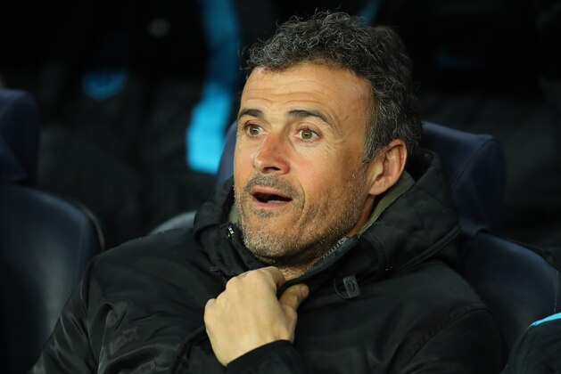 BARCELONA, SPAIN - MARCH 16:  Luis Enrique the head coach of Barcelona looks on prior to the UEFA Champions League round of 16, second Leg match between FC Barcelona and Arsenal FC at Camp Nou on March 16, 2016 in Barcelona, Spain.  (Photo by Richard Heathcote/Getty Images)