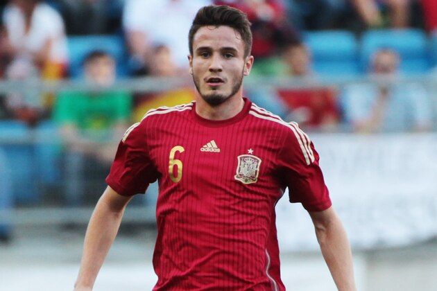 CADIZ, SPAIN - OCTOBER 14:  Saul Niguez of Spain runs with the ball during the UEFA European Under-21 Championship play-off second leg match between Spain and Serbia at the Carranza Stadium on October 14, 2014 in Cadiz, Spain. (Photo by Sergio Camacho/Getty Images)