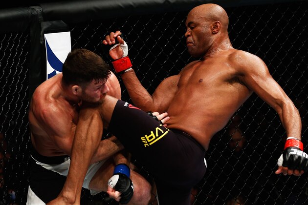 LONDON, ENGLAND - FEBRUARY 27:  Anderson 'The Spider' Silva of Brazil (R) and Michael 'The Count' Bisping of England (L) compete in their Middleweight bout during the UFC Fight Night held at at Indigo at The O2 Arena on February 27, 2016 in London, England.  (Photo by Dean Mouhtaropoulos/Zuffa LLC/Zuffa LLC via Getty Images)