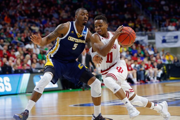 DES MOINES, IA - MARCH 17:  Yogi Ferrell #11 of the Indiana Hoosiers drives against Justin Tuoyo #5 of the Chattanooga Mocs in the first half during the first round of the 2016 NCAA Men's Basketball Tournament at Wells Fargo Arena on March 17, 2016 in Des Moines, Iowa.  (Photo by Kevin C. Cox/Getty Images)