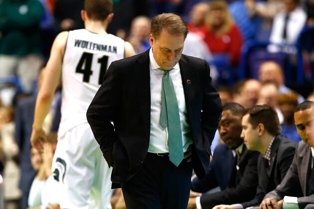 ST LOUIS, MO - MARCH 18: Head coach Tom Izzo of the Michigan State Spartans looks on late in the game against the Middle Tennessee Blue Raiders during the first round of the 2016 NCAA Men's Basketball Tournament at Scottrade Center on March 18, 2016 in St Louis, Missouri.  (Photo by Jamie Squire/Getty Images)