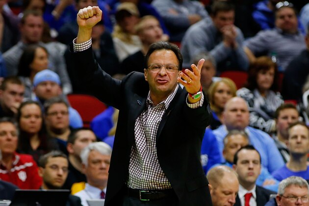 DES MOINES, IA - MARCH 19:  Head coach Tom Crean of the Indiana Hoosiers reacts in the second half against the Kentucky Wildcats during the second round of the 2016 NCAA Men's Basketball Tournament at Wells Fargo Arena on March 19, 2016 in Des Moines, Iowa.  (Photo by Kevin C. Cox/Getty Images)