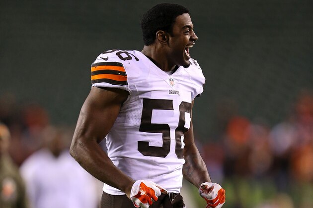 CINCINNATI, OH - NOVEMBER 6 :  Karlos Dansby #56 of the Cleveland Browns celebrates after drafting the Cincinnati Bengals 24-3 at Paul Brown Stadium on November 6, 2014 in Cincinnati, Ohio. (Photo by Andy Lyons/Getty Images)