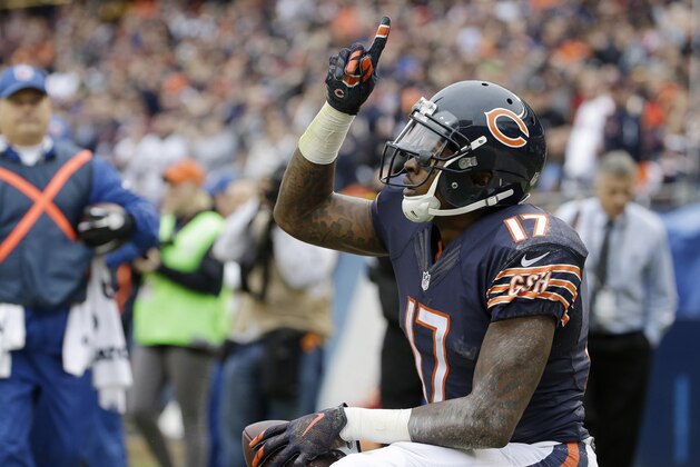 FILE - In this Dec. 13, 2015 file photo, Chicago Bears receiver Alshon Jeffery celebrates after scoring a touchdown against the Washington Redskins during an NFL football game in Chicago. The Bears have a big job ahead of them after a last-place finish in the NFC North at 6-10. About one-third of the players have expiring contracts, with Jeffery, their No 1. receiver and running back Matt Forte topping the list. (AP Photo/Nam Y. Huh, File)