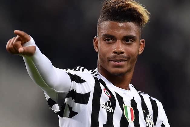 TURIN, ITALY - OCTOBER 04:  Mario Lemina of Juventus FC gestures during the Serie A match between Juventus FC and Bologna FC at Juventus Arena on October 4, 2015 in Turin, Italy.  (Photo by Valerio Pennicino/Getty Images)