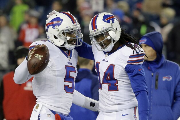 Buffalo Bills quarterback Tyrod Taylor (5) and Buffalo Bills wide receiver Sammy Watkins (14) warm up before an NFL football game against the New England Patriots, Monday, Nov. 23, 2015, in Foxborough, Mass. (AP Photo/Steven Senne)