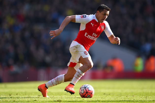LONDON, ENGLAND - MARCH 13:  Alexis Sanchez of Arsenal in action during the Emirates FA Cup sixth round match between Arsenal and Watford at Emirates Stadium on March 13, 2016 in London, England.  (Photo by Shaun Botterill/Getty Images)