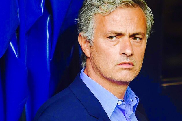 LONDON, ENGLAND - DECEMBER 09:  Jose Mourinho, Manager of Chelsea looks on ahead of the UEFA Champions League Group G match between Chelsea FC and FC Porto at Stamford Bridge on December 9, 2015 in London, United Kingdom.  (Photo by Clive Mason/Getty Images)