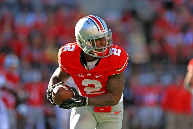 COLUMBUS, OH - SEPTEMBER 19: Running back Dontre Wilson #2 of the Ohio State Buckeyes makes a catch in the third quarter against the Northern Illinois Huskies at Ohio Stadium on September 19, 2015 in Columbus, Ohio.  (Photo by Andrew Weber/Getty Images)