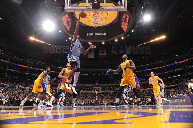 LOS ANGELES, CA - MARCH 22:  Tony Allen #9 of the Memphis Grizzlies goes to the basket against the Los Angeles Lakers on March 22, 2016 at STAPLES Center in Los Angeles, California. NOTE TO USER: User expressly acknowledges and agrees that, by downloading and/or using this Photograph, user is consenting to the terms and conditions of the Getty Images License Agreement. Mandatory Copyright Notice: Copyright 2016 NBAE (Photo by Andrew D. Bernstein/NBAE via Getty Images)