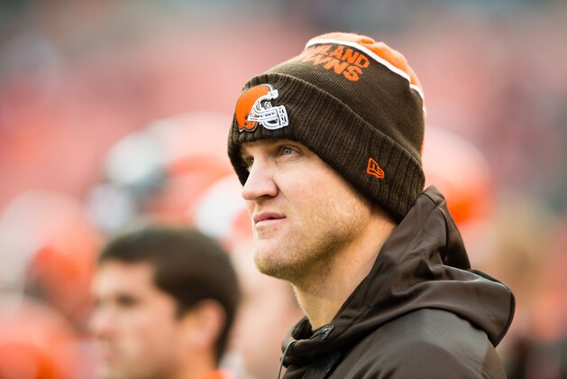 CLEVELAND, OH - DECEMBER 6: Quarterback Josh McCown #13 of the Cleveland Browns watches from the sidelines during the second half against the Cincinnati Bengals at FirstEnergy Stadium on December 6, 2015 in Cleveland, Ohio. The Bengals defeated the Browns 37-3. (Photo by Jason Miller/Getty Images)