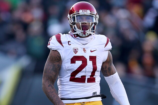 Southern California linebacker Su'a Cravens (21) is seen during the second half of an NCAA college football game against Oregon, Saturday, Nov. 21, 2015, in Eugene, Ore. (AP Photo/Ryan Kang)