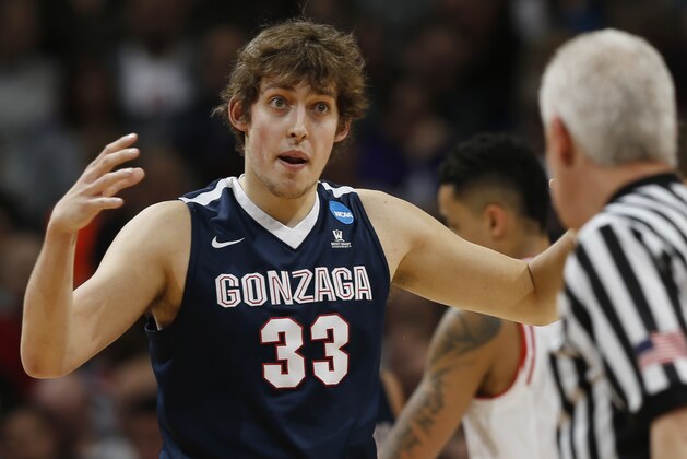 Gonzaga forward Kyle Wiltjer looks to the bench for direction during the first half of the team's second-round men's college basketball game against Utah on Saturday, March 19, 2016, in the NCAA Tournament in Denver. (AP Photo/David Zalubowski)