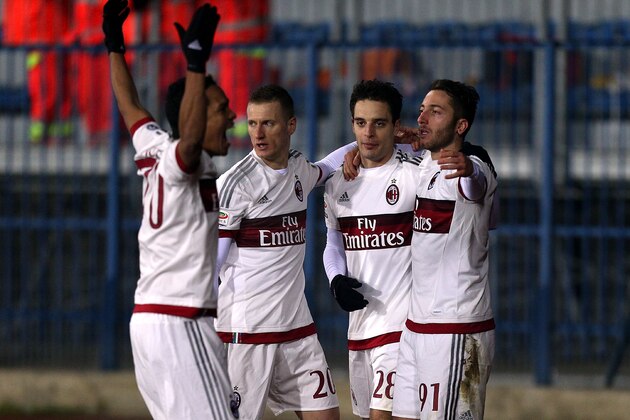 EMPOLI, ITALY - JANUARY 23: Giacomo Bonaventura of AC Milan celebrates after scoring a goal during the Serie A match between Empoli FC and AC Milan at Stadio Carlo Castellani on January 23, 2016 in Empoli, Italy.  (Photo by Gabriele Maltinti/Getty Images)