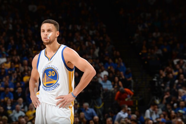OAKLAND, CA - MARCH 23: Stephen Curry #30 of the Golden State Warriors during the game against the Los Angeles Clippers on March 23, 2016 at Oracle Arena in Oakland, California. NOTE TO USER: User expressly acknowledges and agrees that, by downloading and or using this photograph, user is consenting to the terms and conditions of Getty Images License Agreement. Mandatory Copyright Notice: Copyright 2016 NBAE (Photo by Noah Graham/NBAE via Getty Images)