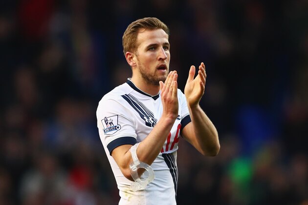 LONDON, ENGLAND - MARCH 20:  Harry Kane of Tottenham Hotspur applauds the crowd after the Barclays Premier League match between Tottenham Hotspur and A.F.C. Bournemouth at White Hart Lane on March 20, 2016 in London, United Kingdom.  (Photo by Clive Rose/Getty Images)