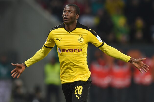 Dortmund's Columbian striker Adrian Ramos celebrates after scoring the third goal for Dortmund during the German Bundesliga first division football match between FC Augsburg vs Borussia Dortmund in Augsburg, southern Germany, on March 20, 2016.
Dortund won the match 1-3. / AFP / CHRISTOF STACHE / RESTRICTIONS: DURING MATCH TIME: DFL RULES TO LIMIT THE ONLINE USAGE TO 15 PICTURES PER MATCH AND FORBID IMAGE SEQUENCES TO SIMULATE VIDEO. == RESTRICTED TO EDITORIAL USE == FOR FURTHER QUERIES PLEASE CONTACT DFL DIRECTLY AT + 49 69 650050
        (Photo credit should read CHRISTOF STACHE/AFP/Getty Images)