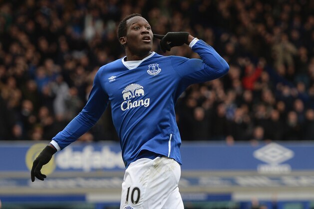 LIVERPOOL, ENGLAND - MARCH 05:  Romelu Lukaku of Everton celebrates scoring his team's first goal during the Barclays Premier League match between Everton and West Ham United at Goodison Park on March 5, 2016 in Liverpool, England.  (Photo by Gareth Copley/Getty Images)