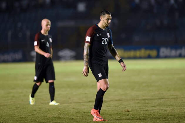 USA's Geoff Cameron leaves the field in dejection after being defeated by Guatemala 2-0 in a Russia 2018 FIFA World Cup Concacaf Qualifiers' football match, in Guatemala City, on March 25, 2016.    AFP PHOTO / JOHAN ORDONEZ / AFP / JOHAN ORDONEZ        (Photo credit should read JOHAN ORDONEZ/AFP/Getty Images)