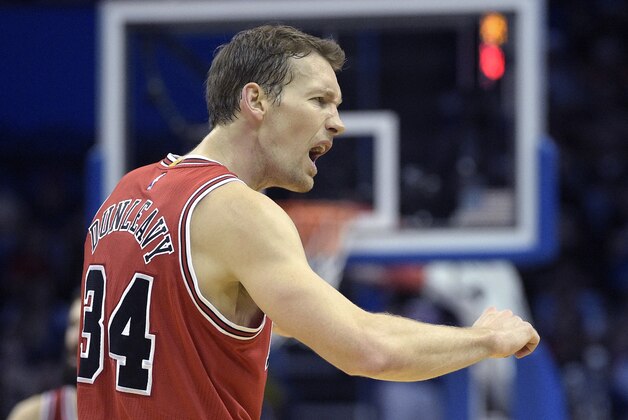 Chicago Bulls guard Mike Dunleavy (34) argues with an official during the second half of an NBA basketball game against the Orlando Magic in Orlando, Fla., Saturday, March 26, 2016. The Magic won 111-89. (AP Photo/Phelan M. Ebenhack)