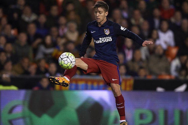 VALENCIA, SPAIN - MARCH 06:  Luciano Vietto of Atletico de Madrid controls the ball during the La Liga match between Valencia CF and Atletico de Madrid at Estadi de Mestalla on March 06, 2016 in Valencia, Spain.  (Photo by Manuel Queimadelos Alonso/Getty Images)