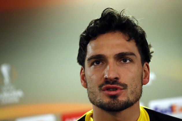 Borussia Dortmund's Matt Hummels speaks at a press conference for their upcoming Europa League round of 16 second leg soccer match at Tottenham's White Hart Lane stadium in London, Wednesday, March 16, 2016. Dortmund will play Tottenham, Thursday, at White hart Lane, in London .(AP Photo/Alastair Grant)