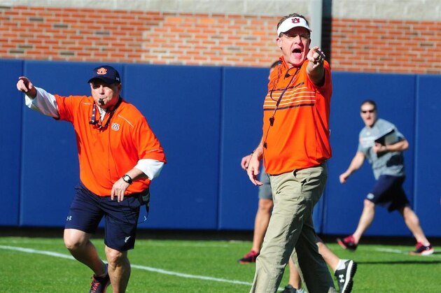 Auburn TE/ST coach Scott Fountain and HC Gus Malzahn