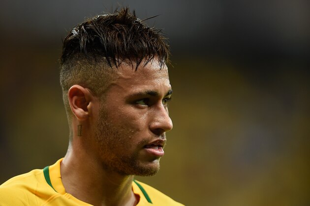 RECIFE, BRAZIL - MARCH 25:  Neymar of Brazil looks on  during a match between Brazil and Uruguay as part of 2018 FIFA World Cup Russia Qualifiers at Arena Pernanbuco on March 25, 2016 in Recife, Brazil.  (Photo by Buda Mendes/Getty Images)