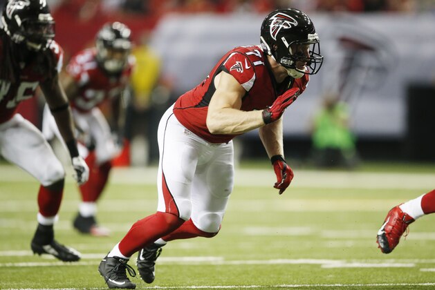 Atlanta Falcons outside linebacker Kroy Biermann (71) works against the Tampa Bay Buccaneers during the second of an NFL football game, Sunday, Nov. 1, 2015, in Atlanta. (AP Photo/John Bazemore)